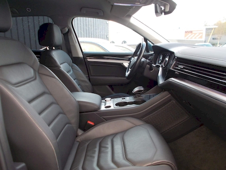 VOLKSWAGEN TOUAREG III 3.0 V6 TDI 231 CV 4WD CARAT ******************  1 ERE MAIN AVEC SEULEMENT 68200 KMS *************
